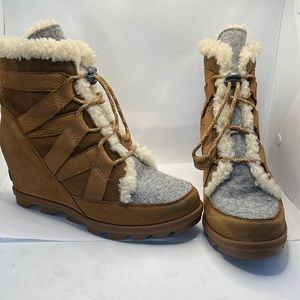 Sorel Joan of Arc II Wedge suede leather boots warm cozy heeled winter snow
